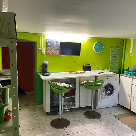 Appartamento Entrée Indépendant, Sous Sol éclairé, Cuisine, Sdb Wc, Jardin *